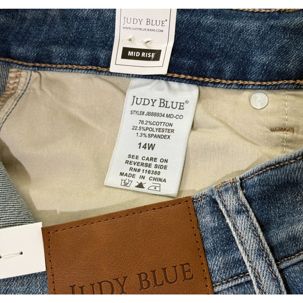 Judy Blue Medium Wash Flare Jeans - Picture 6 of 12
